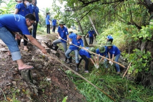 ĐVTN tham gia chiến dịch Hè tình nguyện