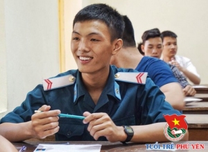 Thí sinh ở cụm thi Học viện Kỹ thuật quân sự (Hà Nội) chuẩn bị làm bài thi THPT quốc gia. Ảnh: Giang Huy.