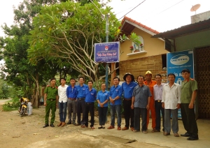 Công trình thanh niên Thắp sáng đường quê tại thôn Bình Giang, xã Đức Bình Đông, huyện Sông Hinh