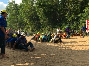 Các hội viên, đoàn viên, thanh niên tham gia trò chơi cộng đồng.