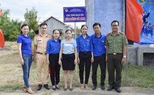 Các đơn vị khánh thành sân bóng đá mi ni.