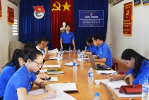 Đoàn kiểm tra Tỉnh Đoàn làm việc với Ban Thường vụ Huyện Đoàn Đồng Xuân.