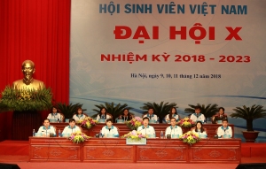 Đoàn Chủ tịch Đại hội.