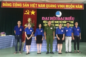 Ủy ban Hội LHTN Việt Nam thị trấn Phú Thứ khóa VII, nhiệm kỳ 2019 - 2022 ra mắt Đại hội.