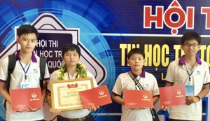 4 thí sinh của Phú Yên tham gia Hội thi Tin học trẻ toàn quốc năm 2019.