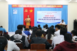 Quang cảnh diễn đàn