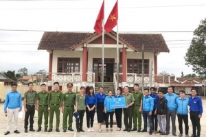 Bàn giao công trình thanh niên "Cột cờ thanh niên".