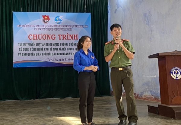 Tuyên truyền Luật An ninh mạng, phòng, chống tội phạm sử dụng công nghệ cao, tệ nạn xã hội trong học đường.