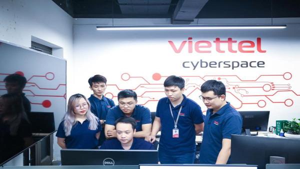 Đội ngũ kỹ sư công nghệ thông tin của Viettel phát triển các dịch vụ AI trên nền tảng điện toán đám mây.
