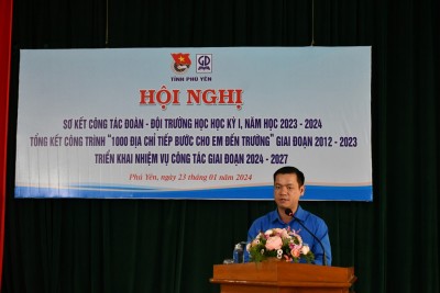 Chủ tịch Hội đồng Đội Võ Duy Kha triển khai thực hiện công trình “Nghìn địa chỉ tiếp bước cho em đến trường”.