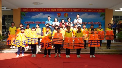 Truyền thông phòng chống tai nạn đuối nước cho hơn 500 học sinh Trường THCS Nguyễn Hữu Thọ