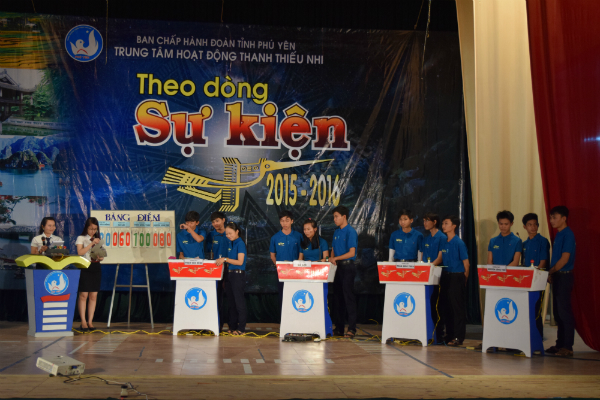 Vòng bán kết số đầu tiên cuộc thi “Theo dòng sự kiện” năm học 2015 - 2016.