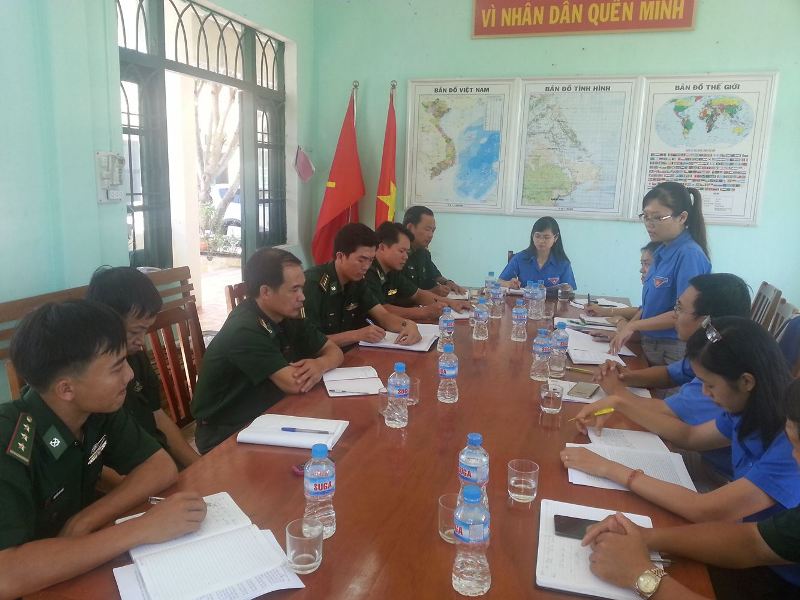 Đoàn kiểm tra do đ/c Lê Thị Thanh Bích - Phó Bí thư Tỉnh Đoàn làm Trưởng Đoàn làm việc với Đoàn Bộ đội Biên phòng tỉnh.