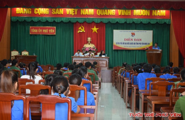 Quang cảnh tại diễn đàn.