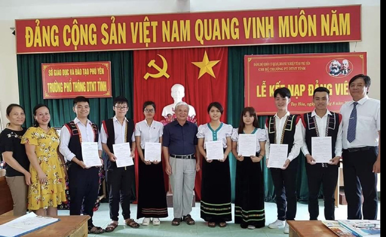 Phát triển Đảng trong đoàn viên, thanh niên là nhiệm vụ quan trọng nhằm bảo đảm tính kế thừa, nâng cao năng lực, sức chiến đấu của tổ chức cơ sở Đảng. Thời gian qua, tổ chức Đoàn đã tích cực bồi dưỡng, giới thiệu đoàn viên ưu tú cho Đảng