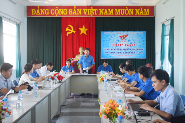 Quang cảnh buổi họp báo.