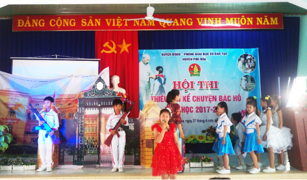 Một tiết mục kể chuyện về Bác Hồ tại Hội thi.