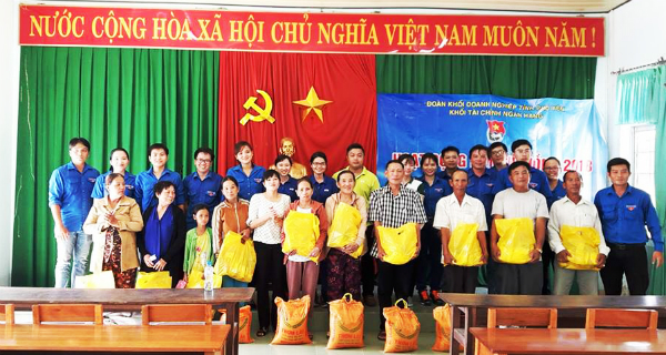 Khối Tài chính Ngân hàng thuộc Đoàn Khối doanh nghiệp tỉnh tổ chức “Kỳ nghỉ hồng” năm 2018