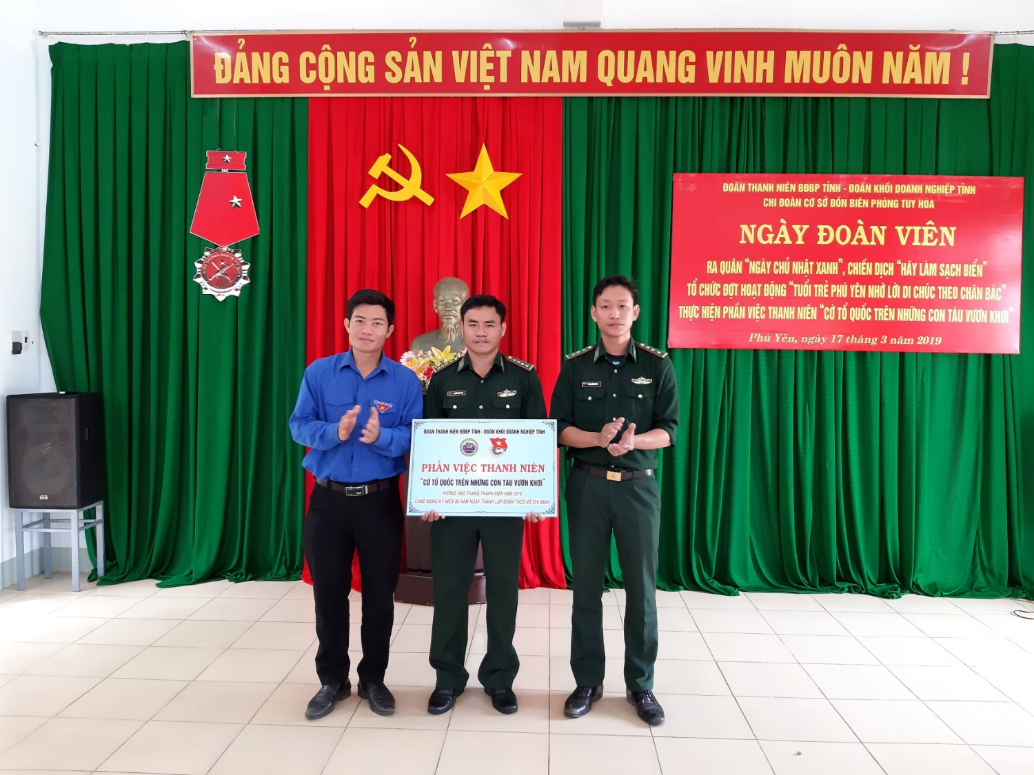 thực hiện phần việc thanh niên “Cờ Tổ quốc trên những con tàu vươn khơi”.