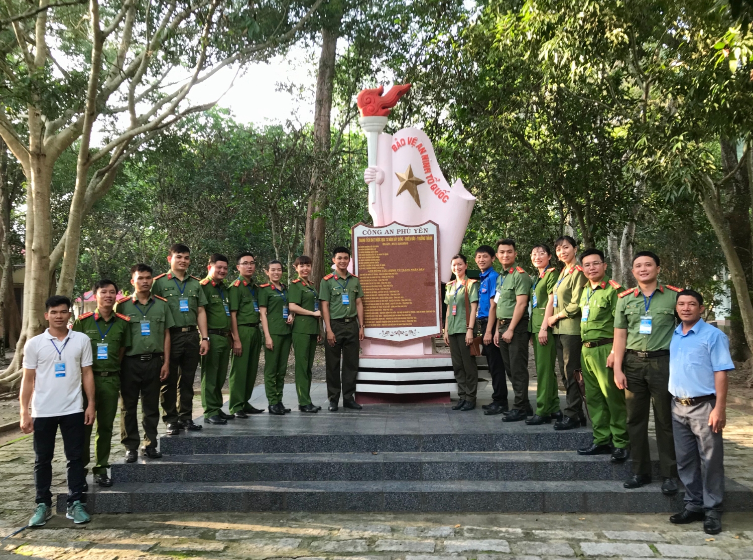 Đoàn thanh niên Công an tỉnh dâng hoa, dâng hương, tưởng niệm tại Khu di tích quốc gia đặc biệt Ban An ninh Trung ương Cục miền Nam