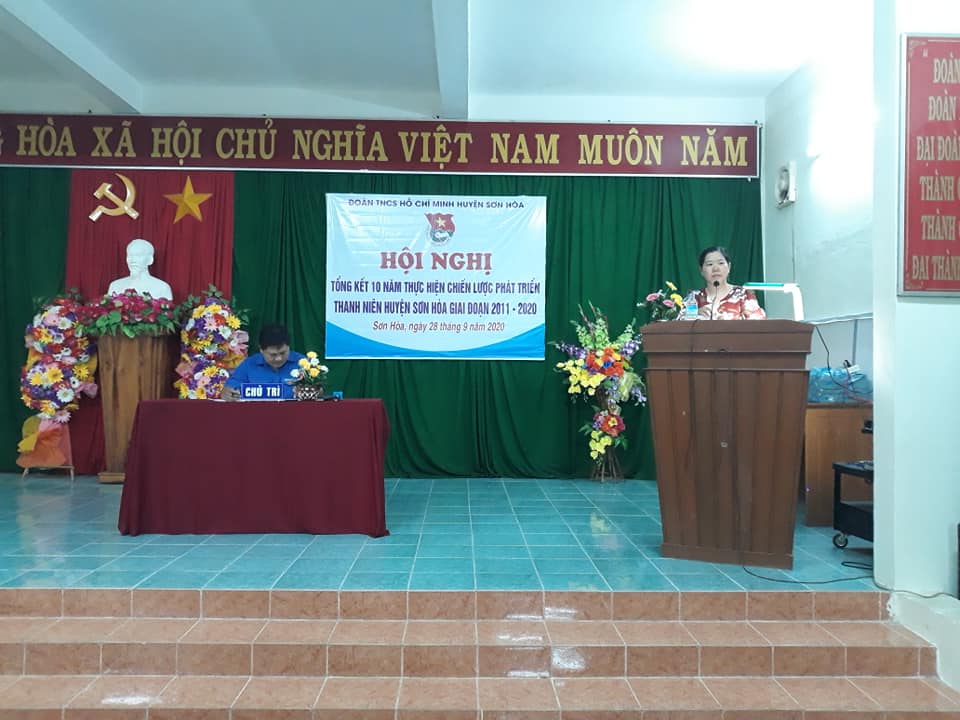 Đồng chí Hồ Thị Hồng Chung- Phó Ban Dân vận Huyện ủy dự và phát biểu chỉ đạo Hội nghị