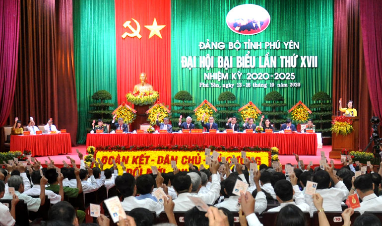 Quang cảnh phiên trù bị đại hội.