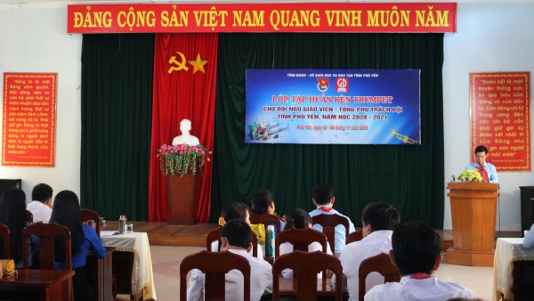 Quang cảnh tập huấn.