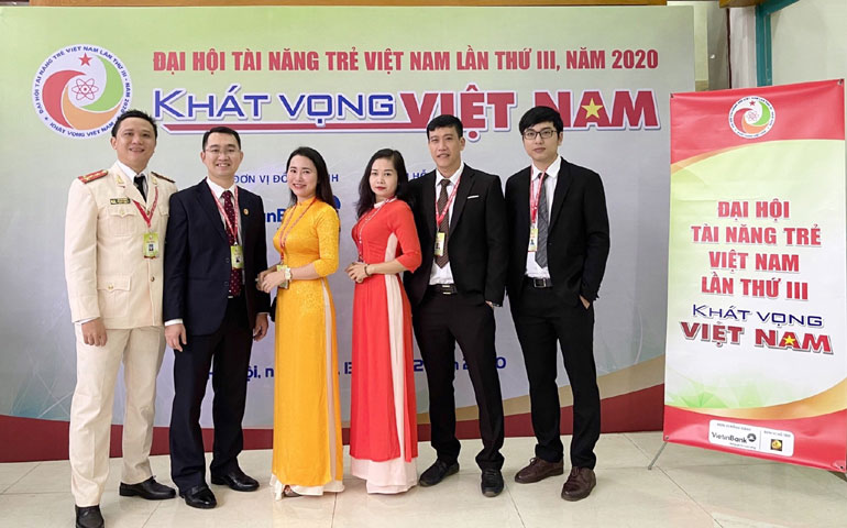6 đại biểu đại diện cho tuổi trẻ Phú Yên tham dự đại hội.