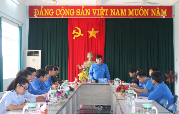 Quang cảnh buổi làm việc