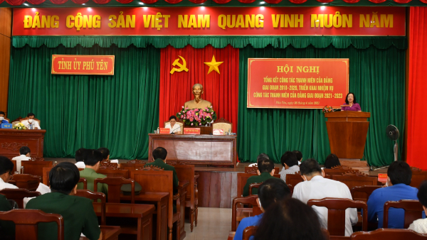Đồng chí Cao Thị Hòa An, Phó Bí thư Thường trực Tỉnh ủy, Chủ tịch HĐND tỉnh phát biểu chỉ đạo tại hội nghị.