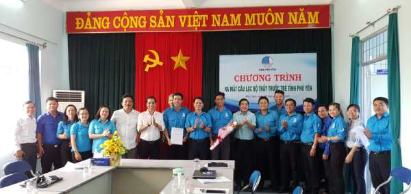 Ra mắt Câu lạc bộ Thầy thuốc trẻ tỉnh Phú Yên.