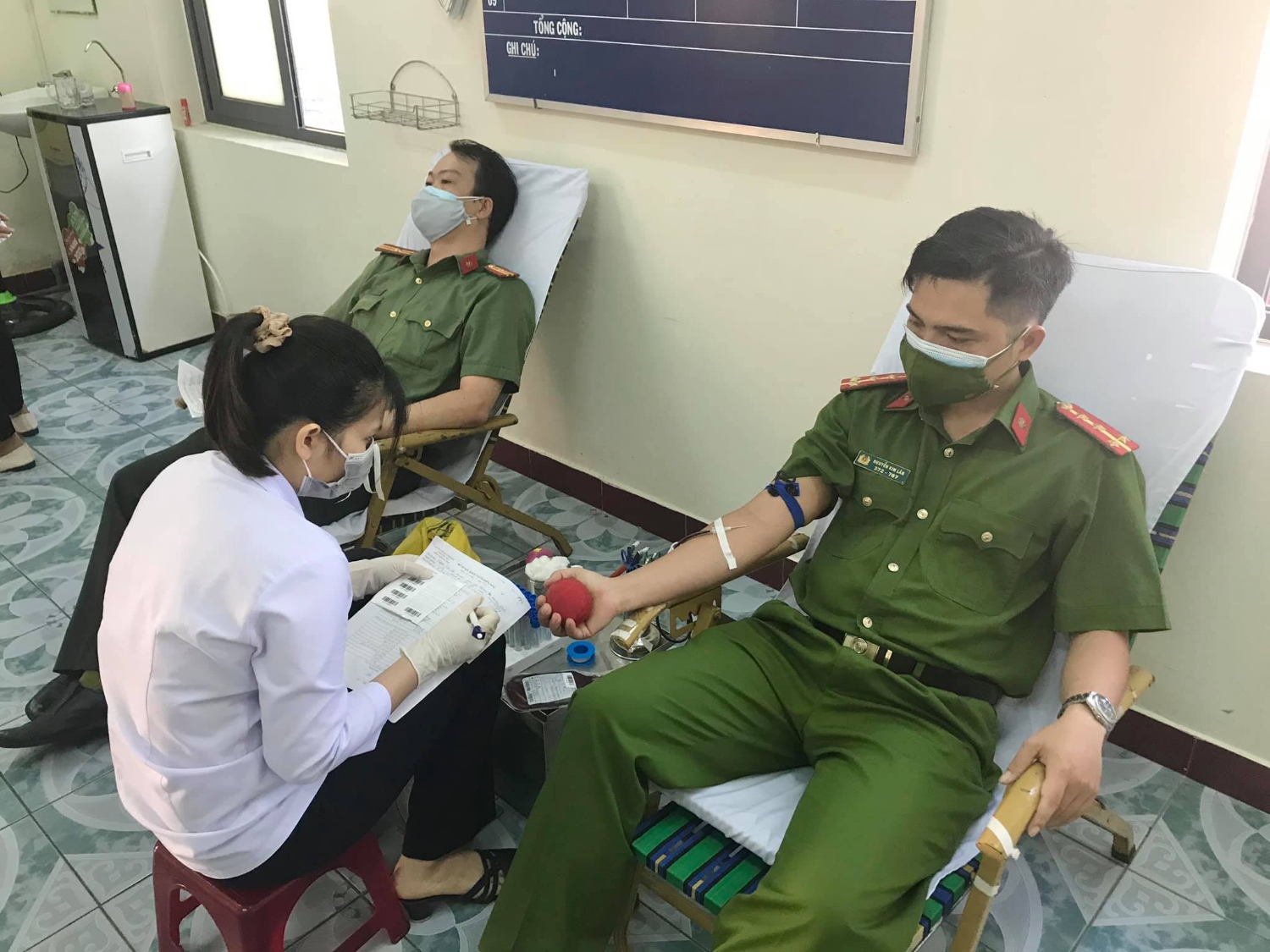 ĐVTN Công an tỉnh tham gia hiến máu đột xuất phục vụ nhu cầu cấp cứu và điều trị cho nhân dân đợt 2, năm 2021