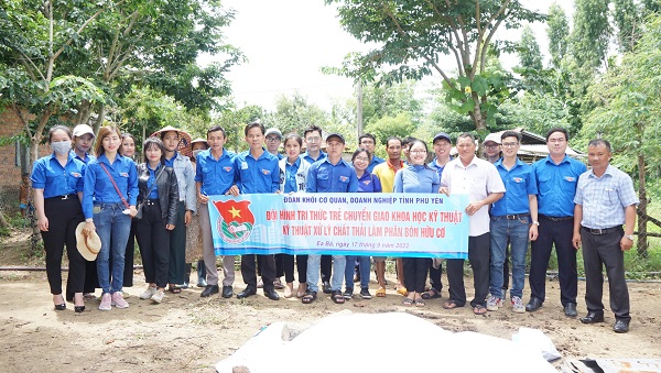 Đoàn viên tham gia chuyển giao khoa học kỹ thuật cho người dân