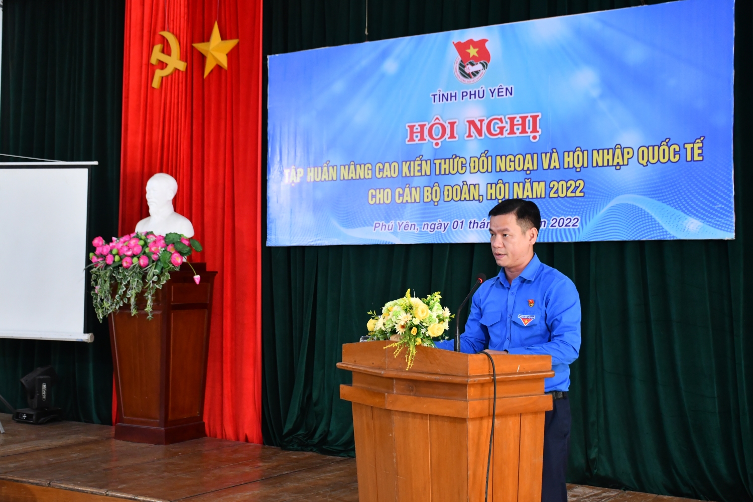 Đồng chí Võ Duy Kha - Phó Bí thư Tỉnh Đoàn phát biểu tại chương trình.