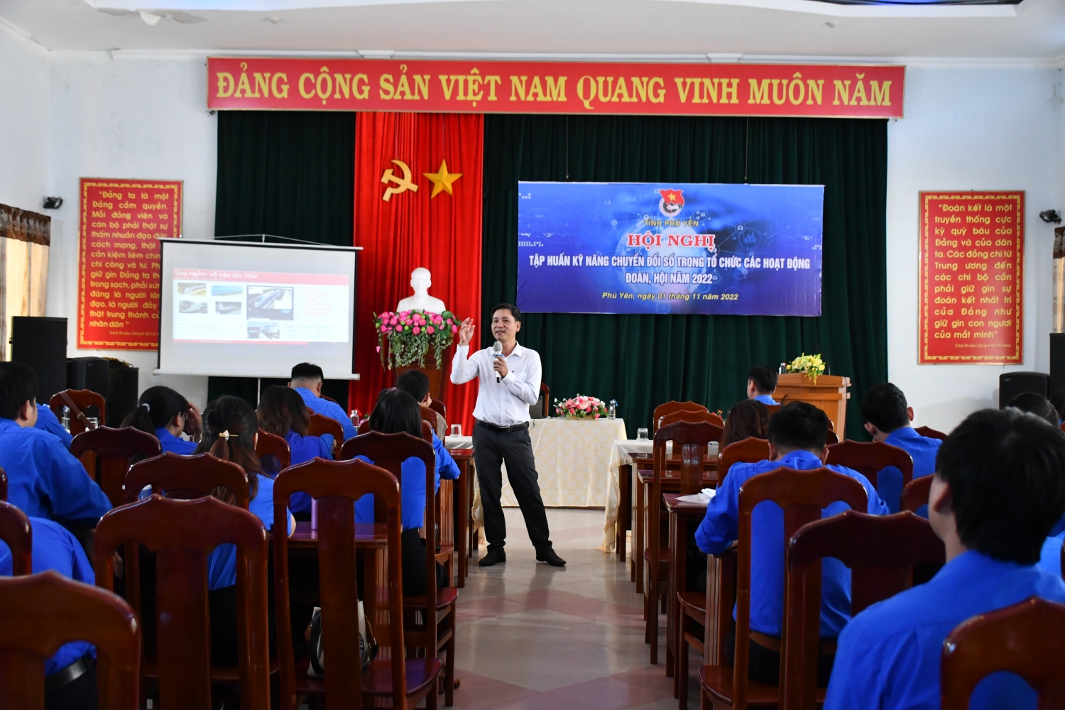 Quang cảnh chương trình tập huấn.