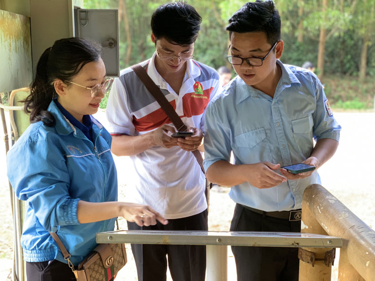 Công trình quét mã thông tin QR tại Di tích lịch sử quốc gia địa đạo Gò Thì Thùng của Huyện đoàn Tuy An. Ảnh: CTV