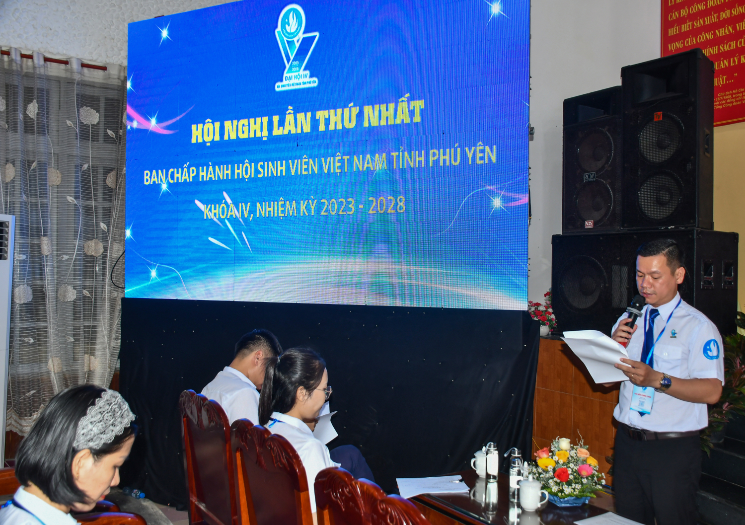 Đồng chí Võ Duy Kha, Phó Bí thư Tỉnh Đoàn, Chủ tịch Hội Sinh viên Việt Nam tỉnh Phú Yên khoá III phát biểu tại hội nghị.
