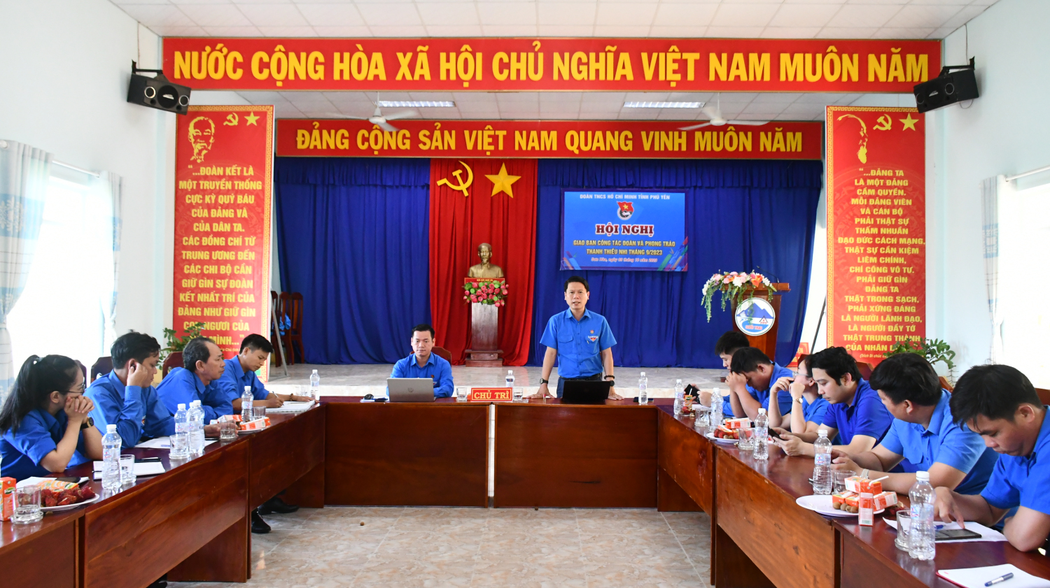 Quang cảnh hội nghị.