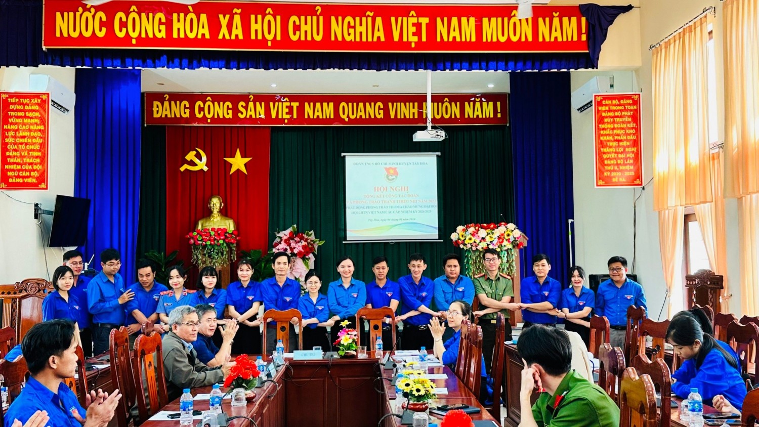 Quang cảnh phát động.