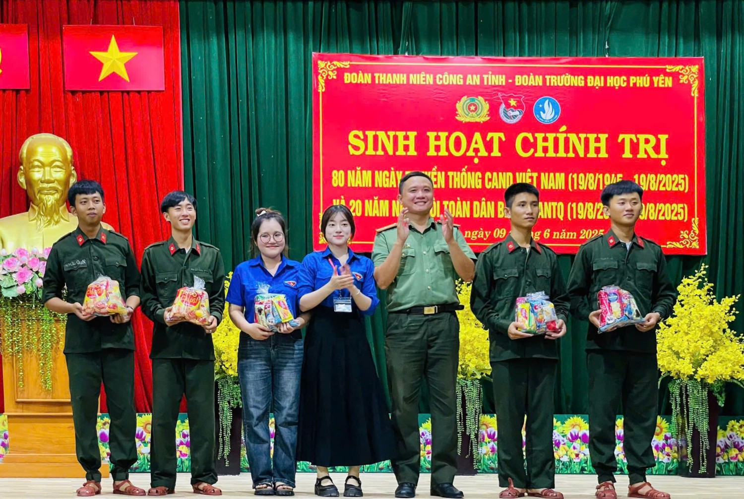 Sinh hoạt chính trị kỷ niệm 80 năm Ngày truyền thống lực lượng Công an nhân dân Việt Nam